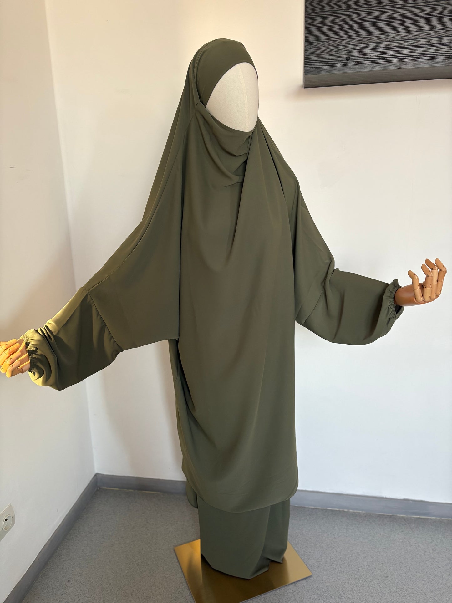 Jilbab kaki